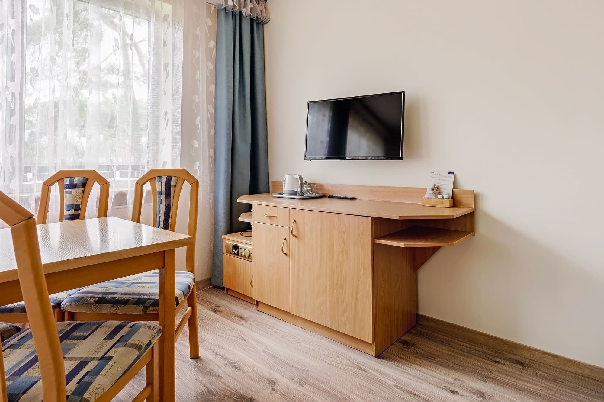 pokój 3 osobowy zdrowotel salon